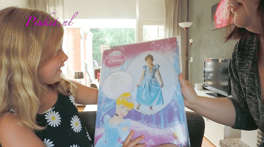 KIDS: UNBOXING DISNEY CINDERELLA + WIN