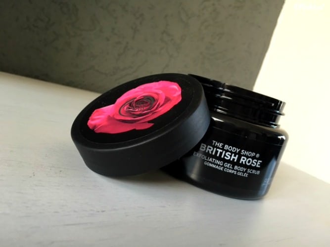 NIEUW| THE BODY SHOP BRITISH ROSE EXFOLIATING GEL BODY SCRUB