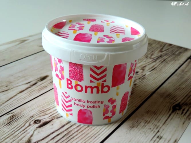 bombcosmetics1