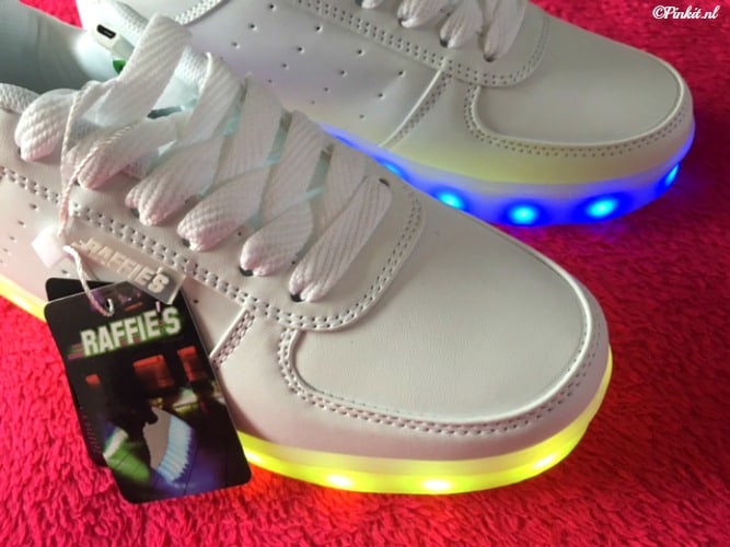 scherp vredig Spijsverteringsorgaan KIDS | RAFFIE'S - SNEAKERS MET LED VERLICHTING - Pinkit.nl