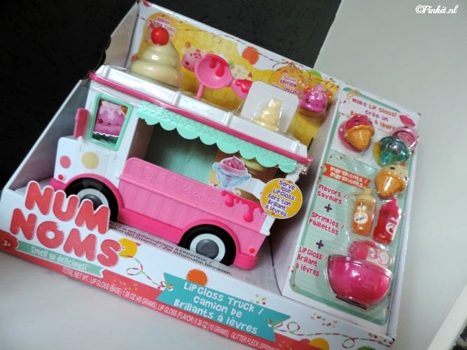 NUM NOMS LIP GLOSS TRUCK + WIN 6 NUM NOMS MYSTERY PACK