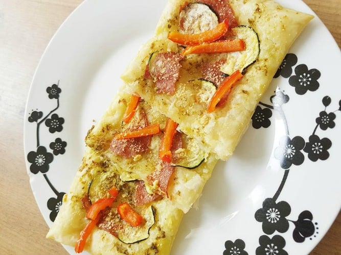 FOOD | RECEPT VOOR EEN SNELLE PLAATPIZZA
