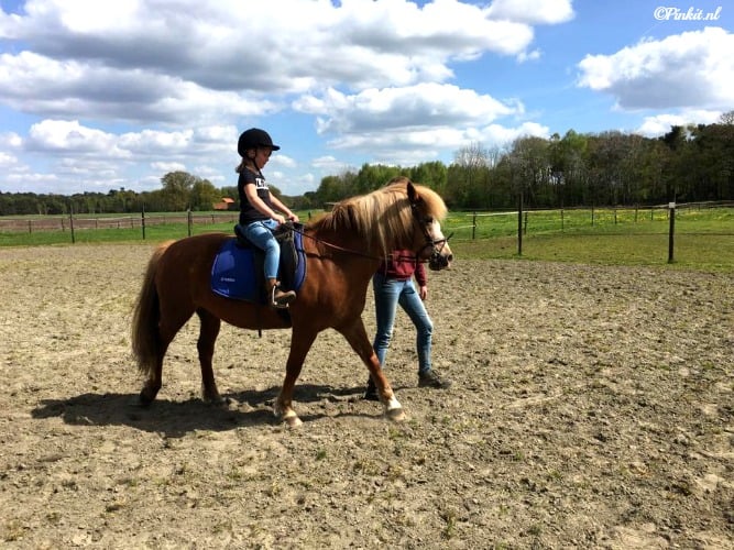 KIDS | MAMA MAG IK EEN PONY?