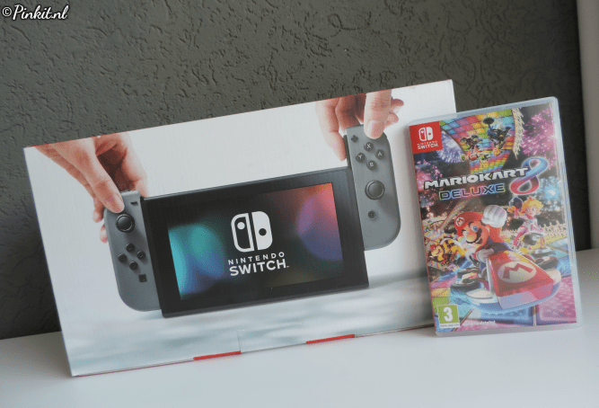 GADGET | NINTENDO SWITCH & MARIO KART 8 DELUXE