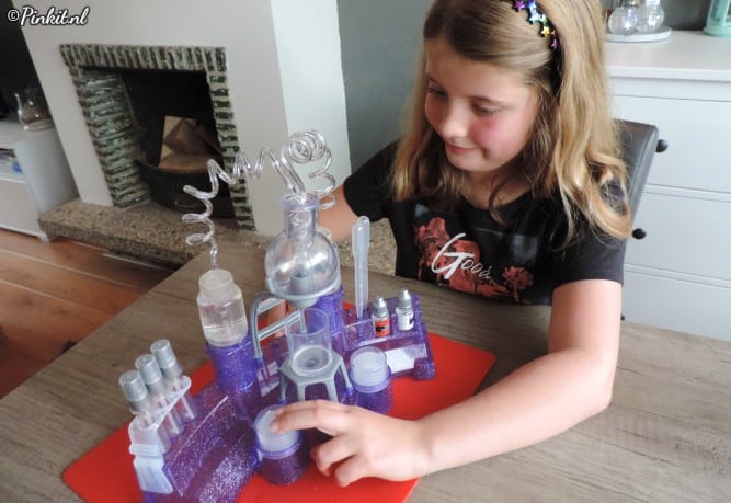 KIDS | PROJECT MC2 PERFUME MAKER SCIENCE KIT