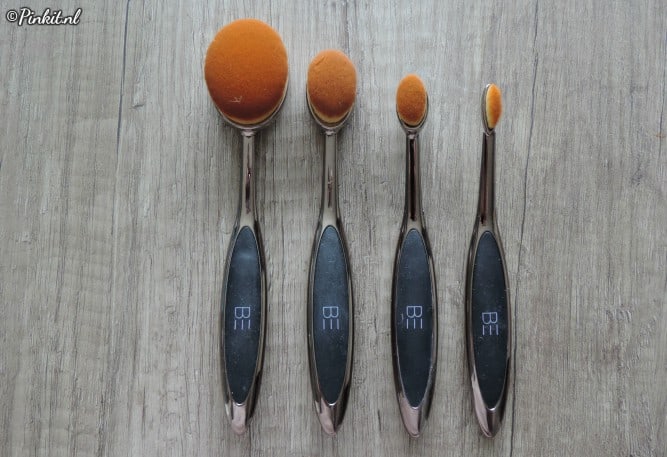 Be Creative Makeup Oval Brush Set
