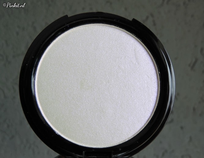 MUA Prism Highlighter