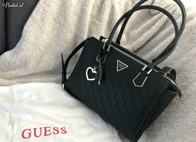 | BEN VERLIEFD OP MIJN NIEUWE GUESS TAS Pinkit.nl