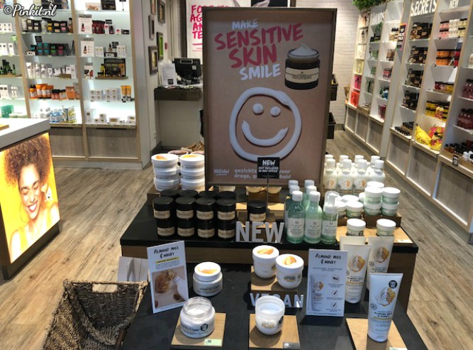 The Body Shop Make Your Skin Smiile