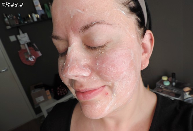 Mediterranean Almond Milk With Oats Instant Soothing Mask