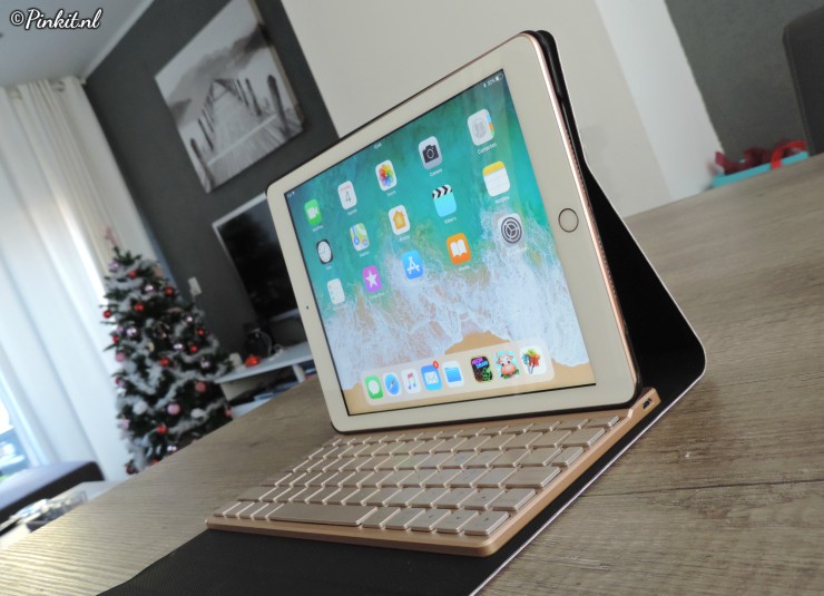 GADGET | ULTIMATE BLUETOOTH KEYBOARD CASE IPAD 2018