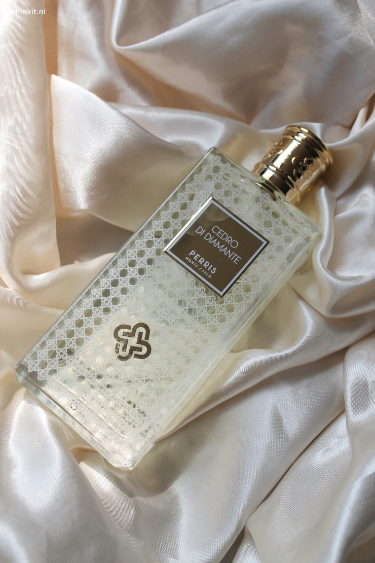 Mijn liefde voor parfums bestaat al jaren, maar sinds vorig jaar is deze liefde weer helemaal aanwezig. Vandaar ook de vele parfum reviews & artikelen. In dit artikel ga ik het hebben over niche parfums, al een soort van inspiratie en ik deel ook gelijk welke niche parfums er nog op mijn wishlist staan.