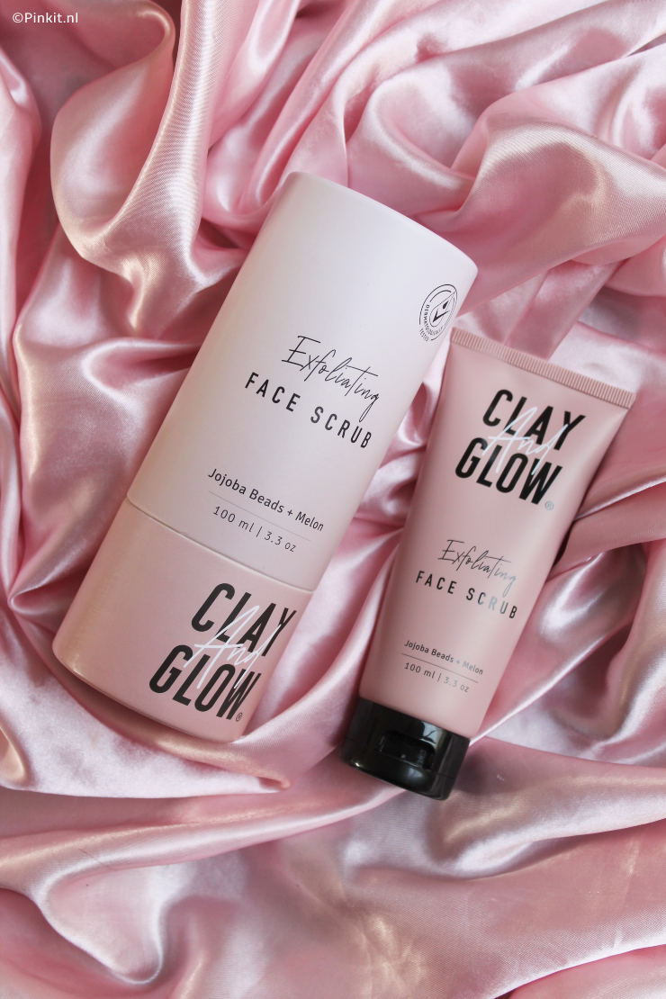 CLAY AND GLOW EXFOLIATING FACE SCRUB REVIEW