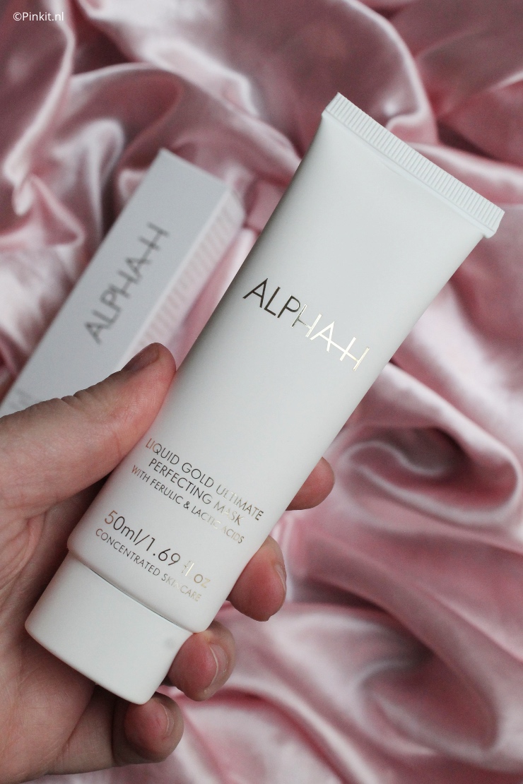 Het is alweer even geleden dat ik het merk Alpha-H heb leren kennen, vooral bij buitenlandse Youtubers zie ik dit merk steeds voorbijkomen. Ik ben de afgelopen weken aan de slag gegaan met twee producten namelijk de Micro Super Scrub & Liquid Gold Ultimate Perfecting Mask.