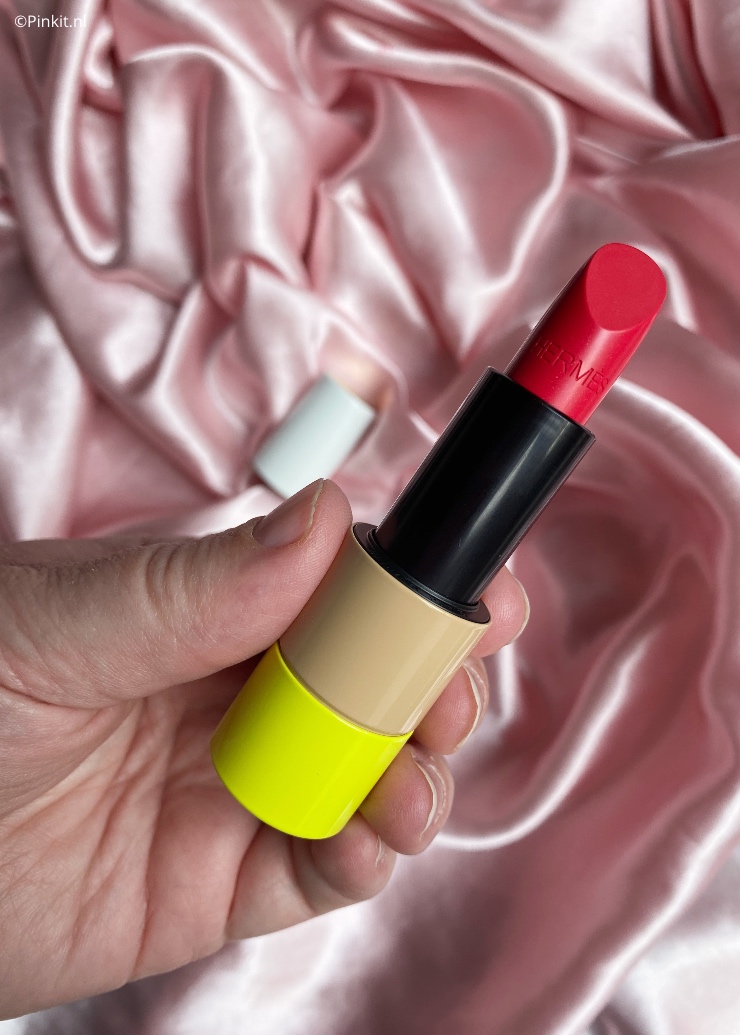 Ik had al een tijdje de Hèrmes Rouge Hèrmes Satin Lipstick Rose Oasis op het oog en dacht omdat het een limited edition kleur is...die ga ik toevoegen aan mijn collectie.