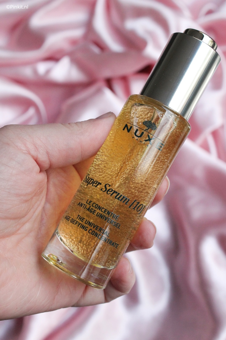 Dankzij een online event van Ici Paris XL maakte ik o.a. kennis met het Nuxe Super Serum [10]. Het was al even geleden dat ik iets van Nuxe had getest en inmiddels heb ik meerdere producten gekocht, mijn liefde voor dit mooie merk is weer helemaal aangewakkerd. 