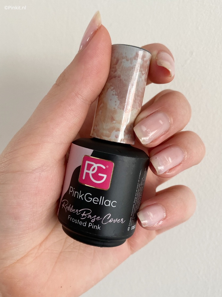 Pink Gellac heeft weer iets nieuws gelanceerd, namelijk de Rubber Base Cover in 5 prachtige tinten. Ik heb deze collectie ontvangen en ben er ook gelijk mee aan de slag gegaan. In dit artikel vertel ik wat meer over de Pink Gellac Rubber Base Cover en laat ik natuurlijk ook de swatches zien.