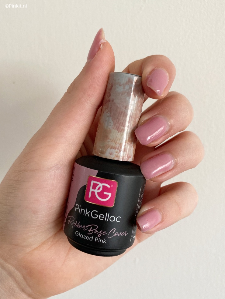 Pink Gellac heeft weer iets nieuws gelanceerd, namelijk de Rubber Base Cover in 5 prachtige tinten. Ik heb deze collectie ontvangen en ben er ook gelijk mee aan de slag gegaan. In dit artikel vertel ik wat meer over de Pink Gellac Rubber Base Cover en laat ik natuurlijk ook de swatches zien.