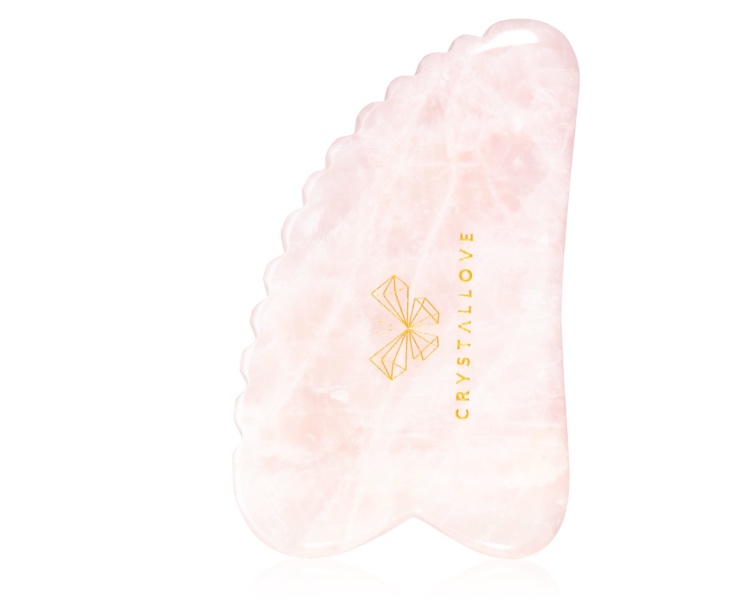 Het gebruiken van diverse skincare tools, is momenteel razend populair. Zo heb ik de afgelopen jaren ook wat must-haves verzameld en er staan nog wat items op mijn wishlist. In dit artikel deel ik een aantal van mijn skincare tools must-haves & wishlist items.