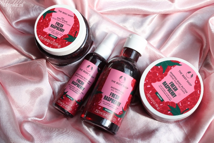 Eindelijk: de zomer komt in zicht. Lekker luieren in de zon, genietend van een fruitsalade op een grasveld tussen de madeliefjes. Voor iedereen die dat wel ziet zitten lanceert The Body Shop twee gloednieuwe special edition-bodycarelijnen: de verfrissende bloemengeur Cool Daisy en de sappige, friszure Fresh Raspberry.