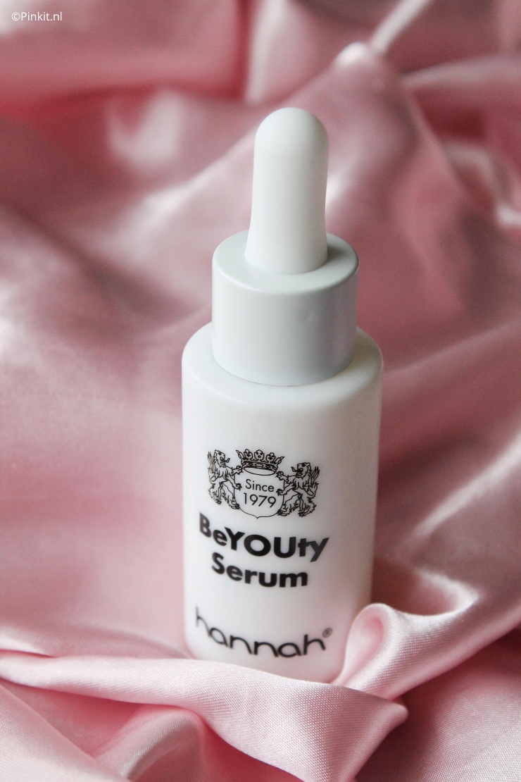 Een paar jaar geleden maakte ik voor het eerst kennis met de producten van hannah, er staan inmiddels ook al redelijk wat hannah reviews online hier op Pinkit.nl. De afgelopen weken ben ik aan de slag gegaan met het nieuwste product, het hannah BeYOUty Serum en daar vertel ik in dit artikel wat meer over.