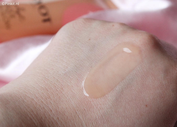 Dit jaar neemt PAYOT zijn sterlijn MY PAYOT volledig onder handen en creëert vijf nieuwe vitamineproducten die een stralende en natuurlijke schoonheid onthullen. Een nieuw ritueel om de huid te voorzien van zijn dagelijkse dosis energie en vitamines en om elke dag weer vol energie en prachtig te stralen . Een doffe teint behoort tot het verleden, de huid is klaar om te stralen! Ik ben aan de slag gegaan met drie producten en daar vertel ik in dit artikel wat meer over...