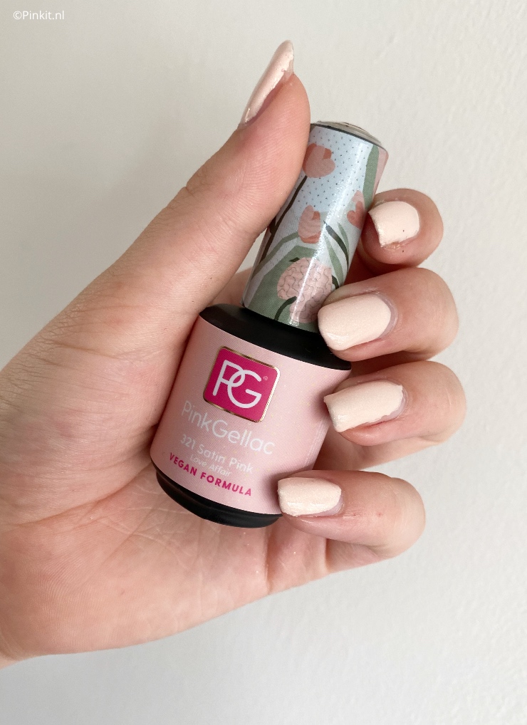De nieuwe Pink Gellac collectie is gelanceerd en heet Love Affair, met de vijf nieuwe kleuren ben ik natuurlijk aan de slag gegaan. In dit artikel laat ik de nieuwe Pink Gellac Love Affair collectie swatches zien en ik kan alvast verklappen dat ik dit oprecht een hele mooie collectie vind, ook perfect voor het bruidsseizoen!