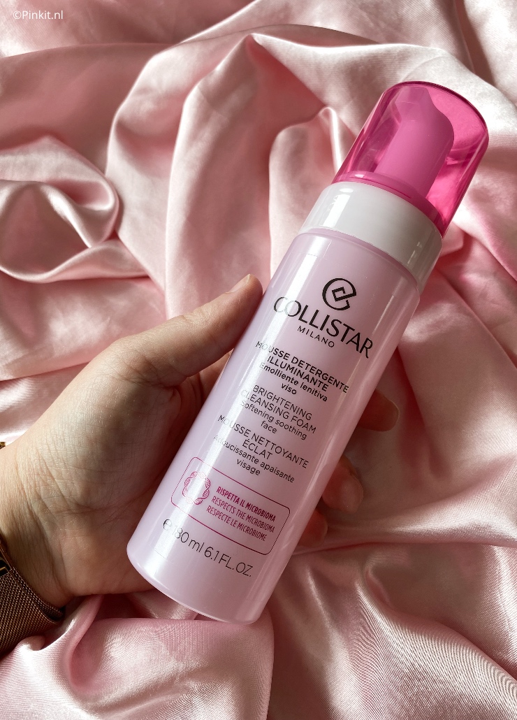 Een tijdje terug kwam er bij mij een pakket binnen met daarin diverse nieuwe reinigers van het mooie merk Collistar. Na het maken van de productfoto's (het leven van een blogger...) ben ik gelijk met de producten aan de slag gegaan. In dit artikel vertel ik wat meer over de vier nieuwe reinigers van Collistar...