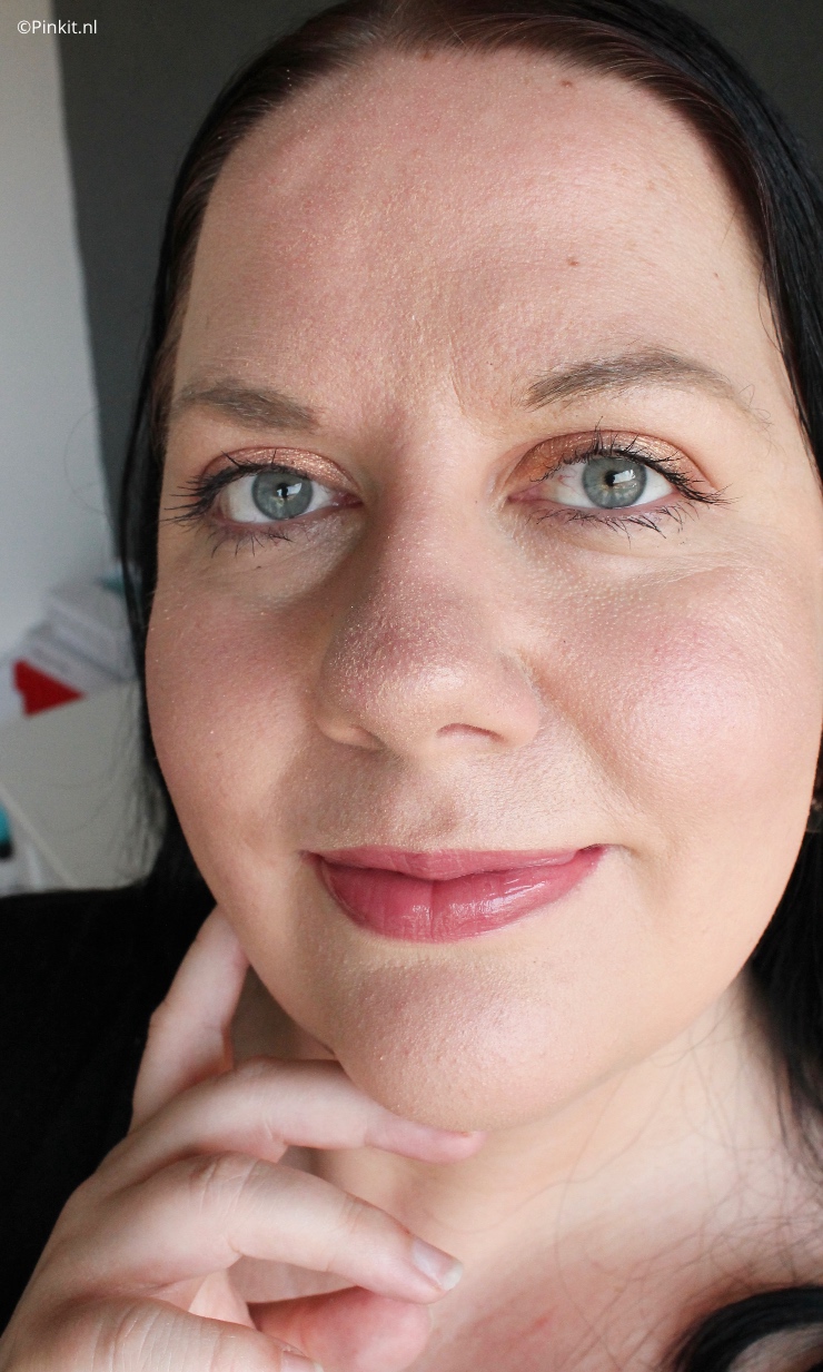 Het merk ILIA Beauty zie ik steeds op social media voorbijkomen, tijd dus om zelf eens wat producten er van te bestellen! De producten van ILIA Beauty zijn o.a. clean, dierproefvrij & vegan, en dit mooie merk is gewoon makkelijk in Nederland verkrijgbaar. Ik bestelde drie producten...tijd dus voor een nieuwe In The Mix!