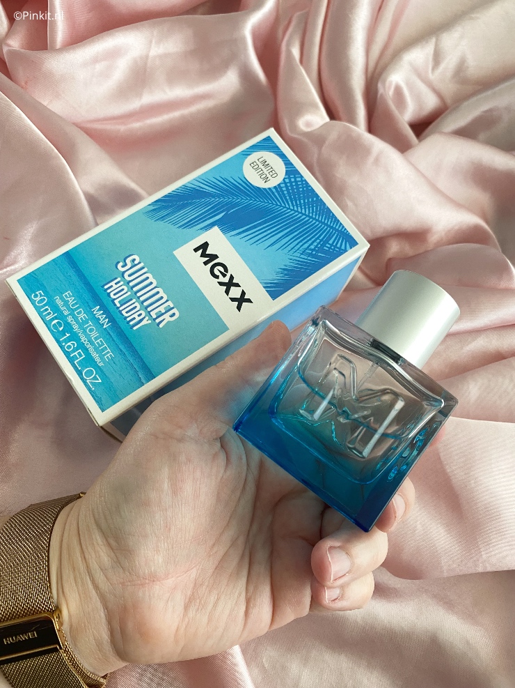 Denk aan de zomervakantie en je droomt van mooie bestemmingen, een hemelsblauwe lucht en goudkleurige stranden. Gelukkig brengt MEXX met de introductie van Summer Holiday, een limited edition-geurduo geïnspireerd door onvergetelijke zomers, nu de frisheid en de spirit van de zomer naar jou toe. De twee zinderende geuren geven je humeur de hele zomer door een boost – ook als je thuis zit. Want je ‘vakantie-modus’ moet de hele zomer lang duren, waar je ook bent.