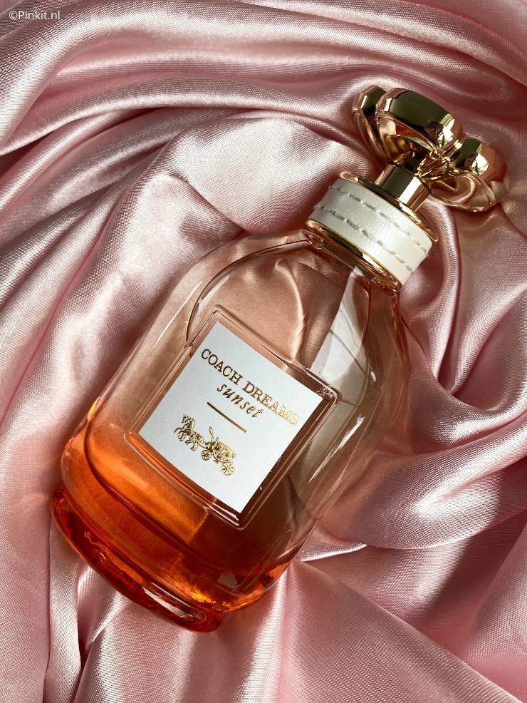 Na het succes van Coach Dreams, lanceert dit modemerk nu zijn nieuwste flanker genaamd Coach Dreams Sunset. Deze nieuwe lancering heb ik ontvangen en ben ik vanaf het eerste moment gelijk gaan testen. Wil je meer weten over deze mooie lancering? lees dan vooral even verder...
