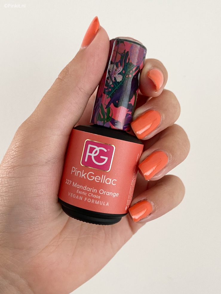 De nieuwe Pink Gellac Exotic Chaos collectie is gelanceerd en jeetje wat een toffe kleuren! Het lijkt soms dat ik in herhaling val, maar Pink Gellac lanceert de ene naar de andere gave collectie. Hou je van aanwezige, tropische kleuren? Kijkt dan zeker even verder naar de Pink Gellac Exotic Chaos swatches.