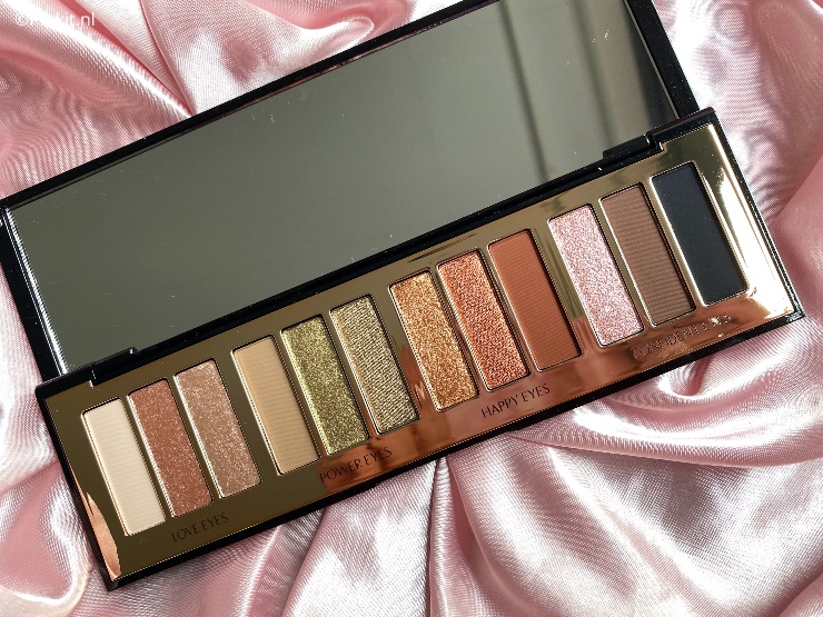 Ook dit jaar lanceert Charlotte Tilbury weer een Instant Eye Palette, dit keer genaamd Smokey Eyes Are Forever. Het is voor mij bijna een soort van traditie dat ik elk jaar weer dit palette koop en review. Inmiddels is dit voor mij alweer het vierde Charlotte Tilbury Instant Eye Palette in mijn make-up collectie.