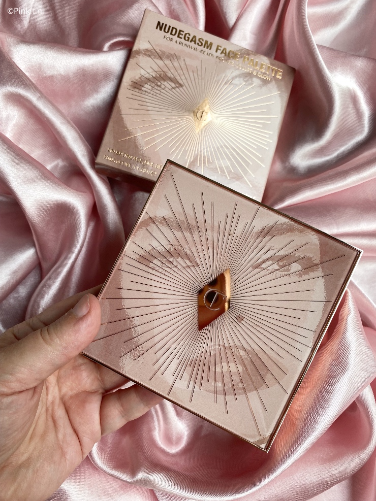 Momenteel lanceert Charlotte Tilbury redelijk wat nieuwe lanceringen en daar kan ik alleen maar enthousiast van worden. Vooral het Nudegasm Face Palette wilde ik graag aan mijn collectie toevoegen, ik kon dus ook niet wachten om gelijk een bestelling te plaatsen tijdens de lancering...