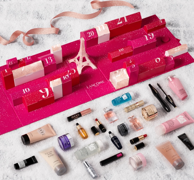 Bij het zien van de Lancôme Adventskalender 2021 twijfelde ik geen moment om een bestelling te plaatsen. Deze mooie Adventskalender bevat diverse Lancôme producten, op het gebied van make-up, verzorging en zelfs parfum...dat klinkt al geweldig toch?!