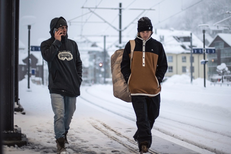 De zomer is al even officieel voorbij en dat is ook wel aan het weer te merken. Het is al een stuk kouder, het regent vaker en voor de winter zijn er ook al diverse voorspellingen. Tijd dus voor wat Protest Sportswear fall/winter 2021 inspiratie. Het is weer tijd voor een warme dames sweater of een heren hoodie. Wie weet ga je dit jaar nog op wintersport? Dan kan je natuurlijk ook wel fijne warme winterkleding gebruiken. En het leuke is dat ik ook nog een kortingscode heb, die ik met jullie mag delen.