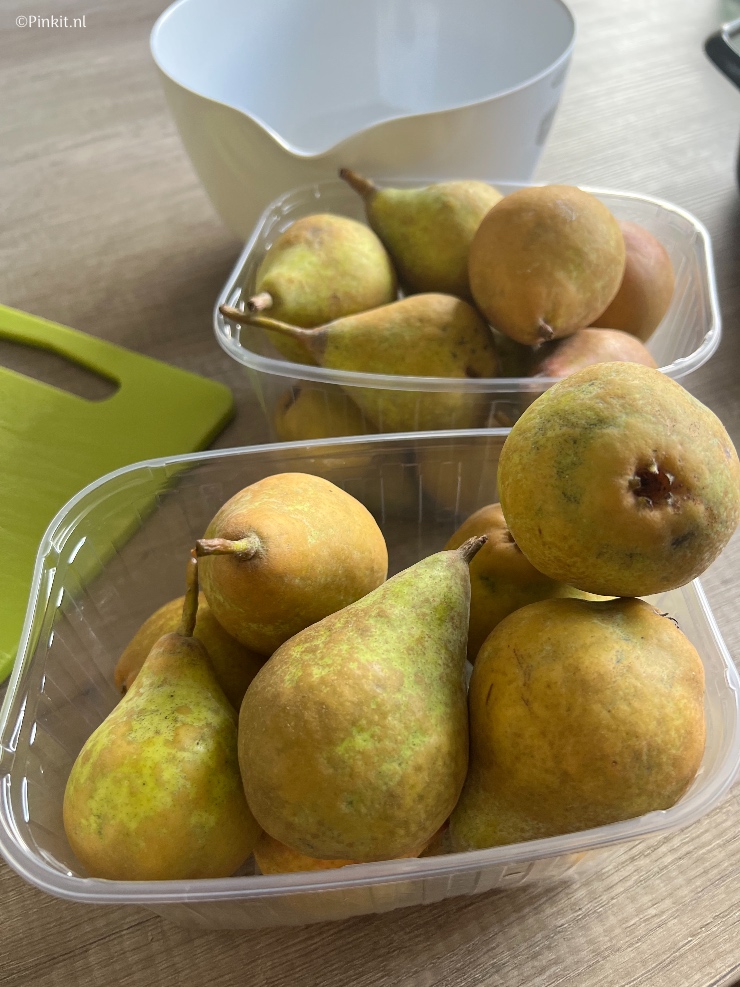 De herfstvakantie is inmiddels afgelopen, maar natuurlijk heb ik van de afgelopen week weer diverse foto's gemaakt. Tijd weer voor een nieuwe Weekly Diary - week 42 2021. Wij zijn gezellig een dagje wezen winkelen in Utrecht en er zijn weer diverse mooie producten binnengekomen.