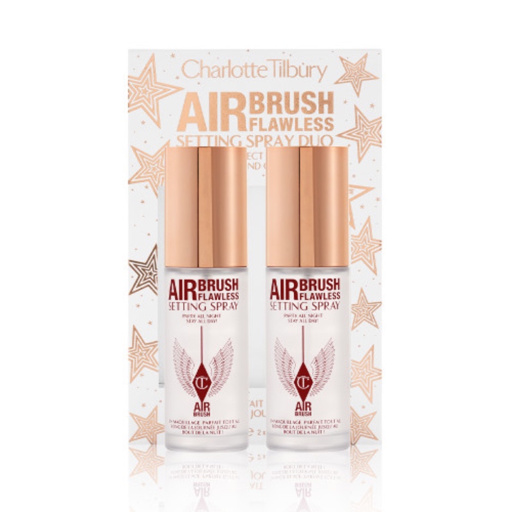 De nieuwe Charlotte Tilbury Holiday Collection 2021 is inmiddels volop verkrijgbaar, allemaal prachtige sets met haar bestsellers of juist nieuwe lanceringen. Ik heb een aantal sets gekocht en ontvangen, plus ik deel een aantal favorieten die ik zelf nog op het oog heb. In dit artikel laat ik dus niet alle sets zien, daarvoor kan je het beste op de website van Charlotte Tilbury kijken (er is serieus zoveel keuze).