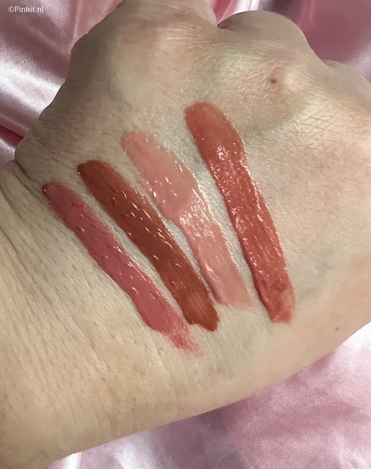 De nieuwe 24K Birthday Collection van Kylie Cosmetics is al een tijdje verkrijgbaar in Amerika. En ik dacht eigenlijk dat deze limited edition niet naar Nederland zou komen, maar ineens stonden de producten online bij Douglas.nl. Mijn bestelling was direct geplaatst en even later kwam er ook een PR pakket binnen, zo kan ik jullie alle items uit de Kylie Cosmetics 24K Birthday Collection laten zien