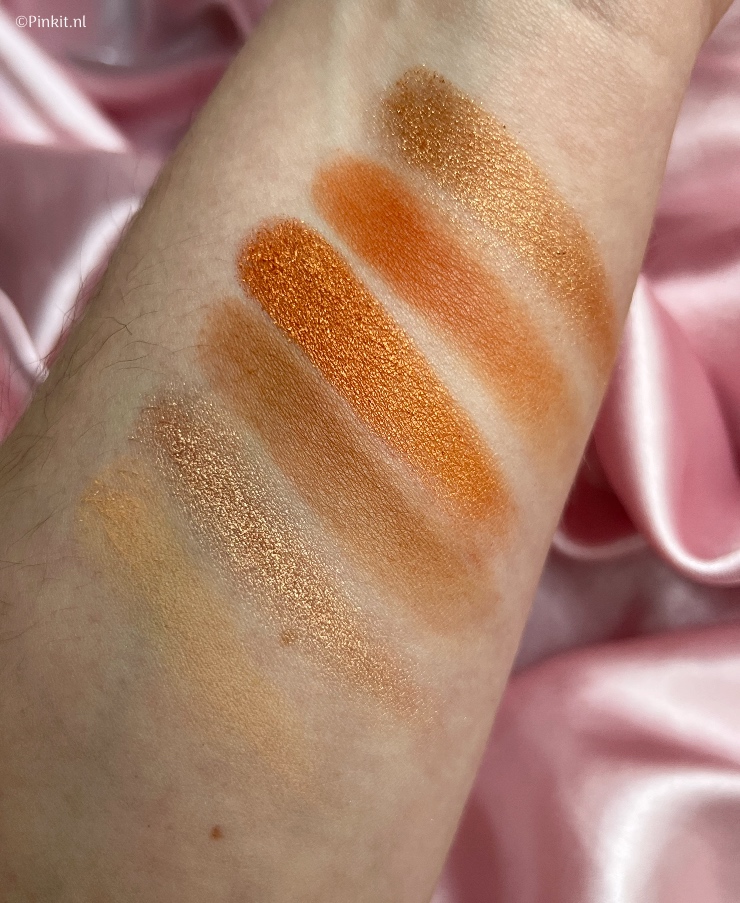 De nieuwe 24K Birthday Collection van Kylie Cosmetics is al een tijdje verkrijgbaar in Amerika. En ik dacht eigenlijk dat deze limited edition niet naar Nederland zou komen, maar ineens stonden de producten online bij Douglas.nl. Mijn bestelling was direct geplaatst en even later kwam er ook een PR pakket binnen, zo kan ik jullie alle items uit de Kylie Cosmetics 24K Birthday Collection laten zien
