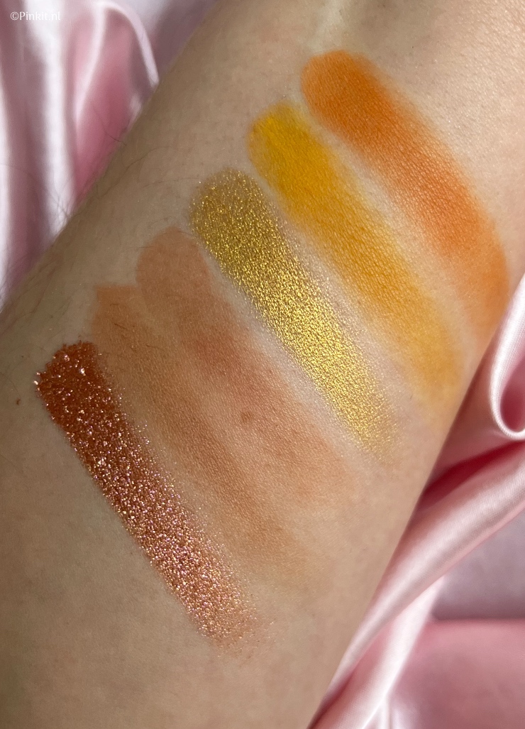 De nieuwe 24K Birthday Collection van Kylie Cosmetics is al een tijdje verkrijgbaar in Amerika. En ik dacht eigenlijk dat deze limited edition niet naar Nederland zou komen, maar ineens stonden de producten online bij Douglas.nl. Mijn bestelling was direct geplaatst en even later kwam er ook een PR pakket binnen, zo kan ik jullie alle items uit de Kylie Cosmetics 24K Birthday Collection laten zien