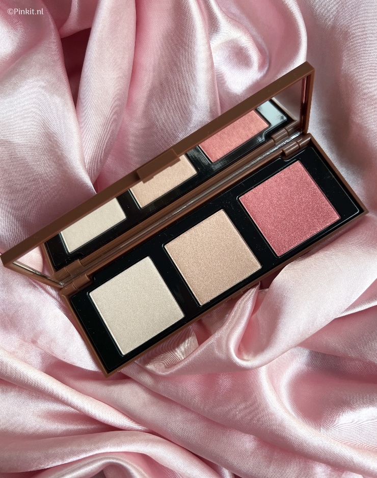 De wereld van de fijnproevers komt samen met make-up in een onweerstaanbare combinatie. Zero Calorie Chocolate is de leuke en sensuele limited edition collectie van PUPA Milano met het chocoladethema. De complete look bevat warme en omhullende tinten zoals diep donkerbruin, pittige beigetinten en cappuccino. De producten zijn subtiel geparfumeerd met chocoladetonen voor een verrassende zintuiglijke ervaring. Ik heb twee producten uit deze nieuwe limited edition ontvangen, daar vertel ik in dit artikel wat meer over.