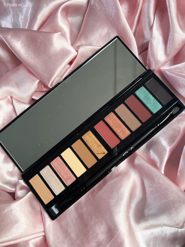 Het merk SLA Paris heb ik nog niet zolang geleden ontdekt, ik heb er ook een In The Mix over geschreven. Ondertussen was ik nog een product aan het testen, namelijk het HOW TO 2 Eyeshadow Palette. Mocht je nog dit artikel enthousiast zijn geworden...hou dan zeker mijn Instagram account in de gaten voor een winactie.