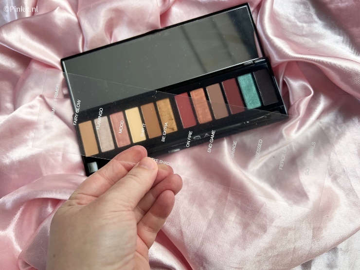 Het merk SLA Paris heb ik nog niet zolang geleden ontdekt, ik heb er ook een In The Mix over geschreven. Ondertussen was ik nog een product aan het testen, namelijk het HOW TO 2 Eyeshadow Palette. Mocht je nog dit artikel enthousiast zijn geworden...hou dan zeker mijn Instagram account in de gaten voor een winactie.