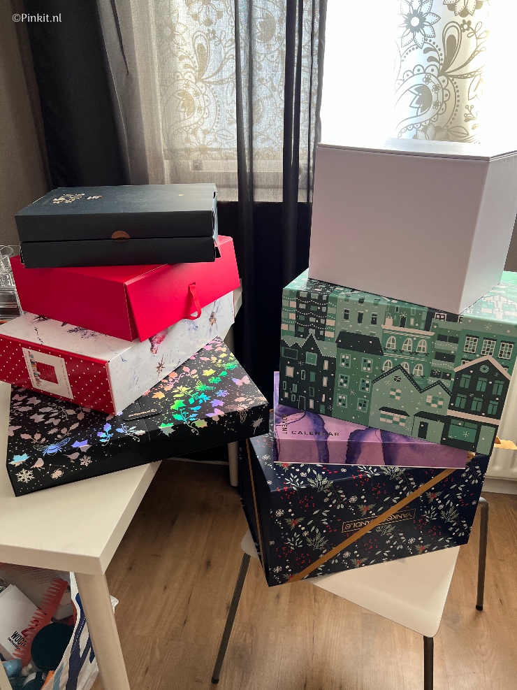 Goedemorgen, hopelijk hebben jullie een fijn weekend gehad? De afgelopen week heb ik weer diverse foto's gemaakt, voor een nieuwe Weekly Diary - week 43 2021. Zo gingen wij gezellig uiteten, ging ik aan de slag met mijn beautykamer en gingen wij op kraamvisite.