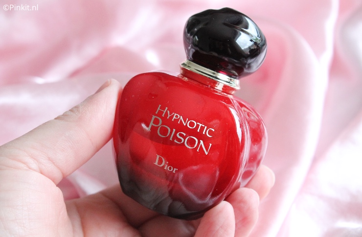 Allereerst de beste wensen voor 2022! Na een korte vakantie ga ik vanaf deze week weer lekker aan het werk. En ik begin het nieuwe jaar met een In The Mix, dit keer een editie met 3 Dior parfums. Een tijdje terug kocht ik 3 Dior parfums voor mijn parfum collectie, maar was elke flacon wel zo'n hit? Ik kan alvast verklappen dat er maar 2 in mijn collectie zijn gebleven...