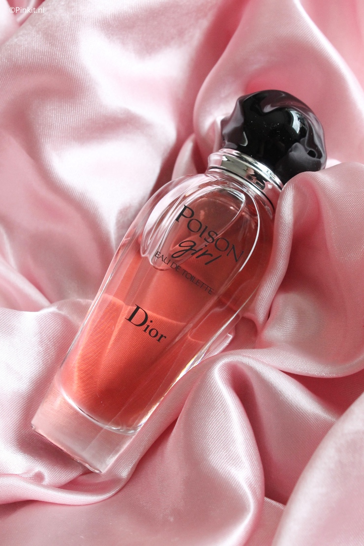 Allereerst de beste wensen voor 2022! Na een korte vakantie ga ik vanaf deze week weer lekker aan het werk. En ik begin het nieuwe jaar met een In The Mix, dit keer een editie met 3 Dior parfums. Een tijdje terug kocht ik 3 Dior parfums voor mijn parfum collectie, maar was elke flacon wel zo'n hit? Ik kan alvast verklappen dat er maar 2 in mijn collectie zijn gebleven...