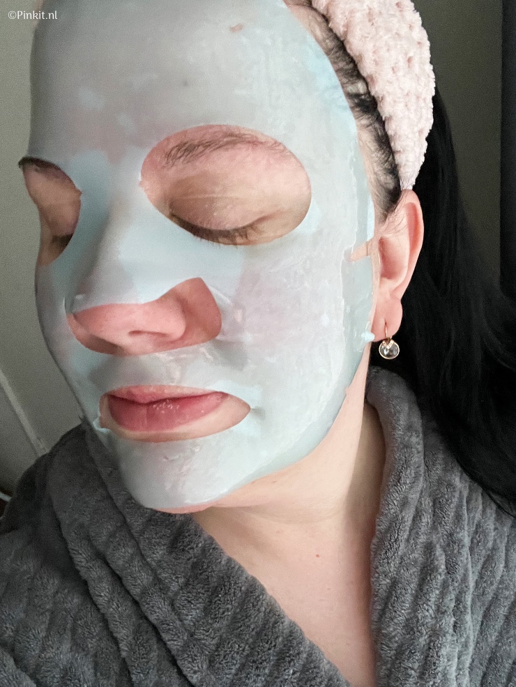 Kan jouw huid ook wel een hydratatie boost gebruiken? Dan heb ik vandaag zeker een leuke en vooral fijne tip. De Hydro Gel Mask is nieuw van Xlash, dit gezichtsmasker getest en ik ben fan! Sowieso gebruik ik ook graag de Rejuvenating Eye Gels, mijn verwachtingen waren daardoor al wat hoger...
