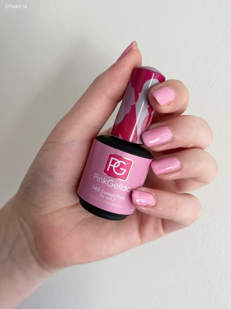 Did somebody say PINK? De nieuwe Pink Gellac V.I.P. 2 collectie bevat vijf nieuwe iconische kleuren die je rechtstreeks naar Pink Heaven sturen! Bruisende neon tinten en zachte, gedempte kleuren: De V.I.P. 2 collectie is de nieuwe essential voor elke Pink-A-Holic.