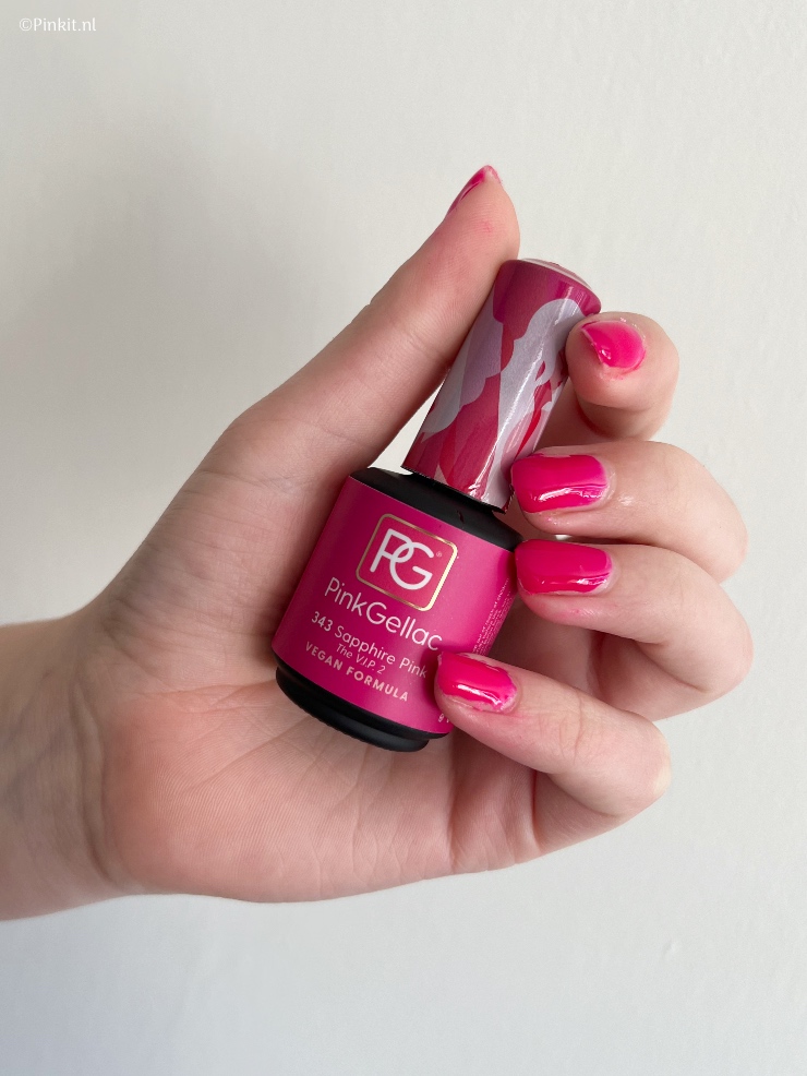 Did somebody say PINK? De nieuwe Pink Gellac V.I.P. 2 collectie bevat vijf nieuwe iconische kleuren die je rechtstreeks naar Pink Heaven sturen! Bruisende neon tinten en zachte, gedempte kleuren: De V.I.P. 2 collectie is de nieuwe essential voor elke Pink-A-Holic.